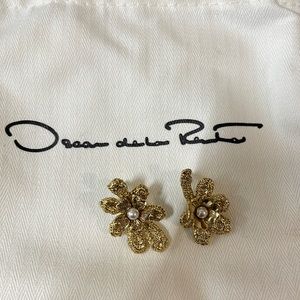 Oscar De La Renta flowering earrings NEW w/bag
